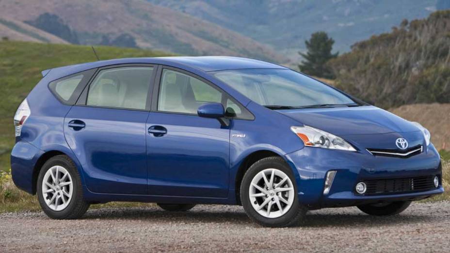Linha da fam&iacute;lia Prius foi expandida com vers&atilde;o sete lugares do modelo