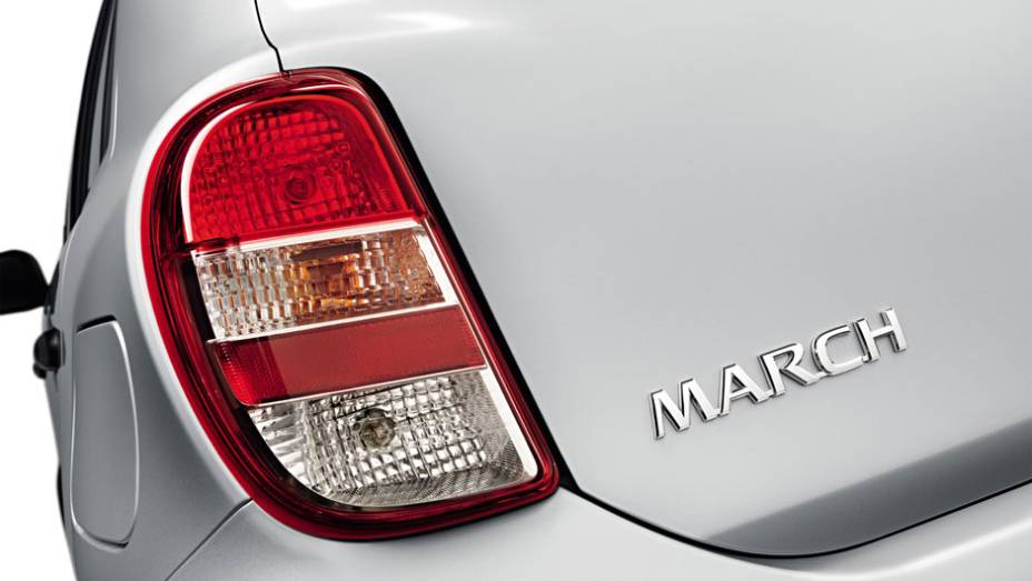 Rodas de 15 polegadas s&atilde;o opcionais no compacto <a href="https://preprod.quatrorodas.abril.com.br/carros/lancamentos/nissan-march-640874.shtml" rel="migration">Leia mais</a>