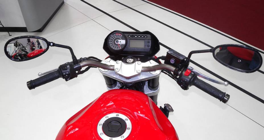 Naked tem preço de R$ 19.990 | <a href="https://preprod.quatrorodas.abril.com.br/moto/noticias/kasinski-lanca-comet-gt-650-642081.shtml" rel="migration">Leia mais</a>