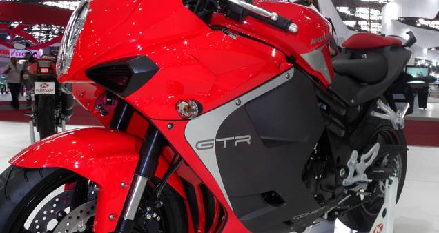 Moto está prevista para o segundo semestre de 2012 | <a href="https://preprod.quatrorodas.abril.com.br/moto/noticias/kasinski-lanca-comet-gt-650-642081.shtml" rel="migration">Leia mais</a> Moto está prevista para o segundo semestre de 2012 | <a href="https://preprod.quatrorodas.abril.com.br/moto/noticias/kasinski-lanca-comet-gt-650-642081.shtml" rel="migration">Leia mais</a>