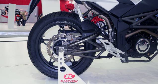 Moto é baseada nos modelos da Megelli | <a href="https://preprod.quatrorodas.abril.com.br/moto/noticias/kasinski-apresenta-nova-comet-gt-150-642186.shtml" rel="migration">Leia mais</a> Moto é baseada nos modelos da Megelli | <a href="https://preprod.quatrorodas.abril.com.br/moto/noticias/kasinski-apresenta-nova-comet-gt-150-642186.shtml" rel="migration">Leia mais</a>