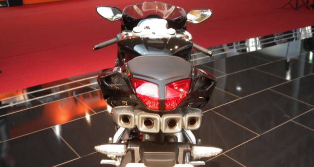 Primeiros protótipos das motos já foram montados em Manaus | <a href="https://preprod.quatrorodas.abril.com.br/moto/noticias/mv-agusta-f4-ultrapassa-300-km-h-642365.shtml" rel="migration">Leia mais</a> Primeiros protótipos das motos já foram montados em Manaus | <a href="https://preprod.quatrorodas.abril.com.br/moto/noticias/mv-agusta-f4-ultrapassa-300-km-h-642365.shtml" rel="migration">Leia mais</a>
