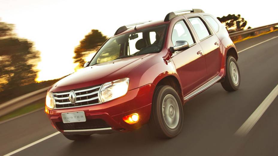 Duster é baseado na versão feita pela romena Dacia | <a href="https://preprod.quatrorodas.abril.com.br/carros/lancamentos/renault-duster-642260.shtml" rel="migration">Leia mais</a> Duster é baseado na versão feita pela romena Dacia | <a href="https://preprod.quatrorodas.abril.com.br/carros/lancamentos/renault-duster-642260.shtml" rel="migration">Leia mais</a>