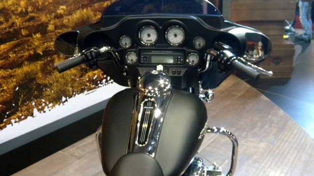 Seu preço sugerido é de R$ 61.200 | <a href="https://preprod.quatrorodas.abril.com.br/moto/noticias/h-d-street-glide-versao-2012-642201.shtml" rel="migration">Leia mais</a> Seu preço sugerido é de R$ 61.200 | <a href="https://preprod.quatrorodas.abril.com.br/moto/noticias/h-d-street-glide-versao-2012-642201.shtml" rel="migration">Leia mais</a>
