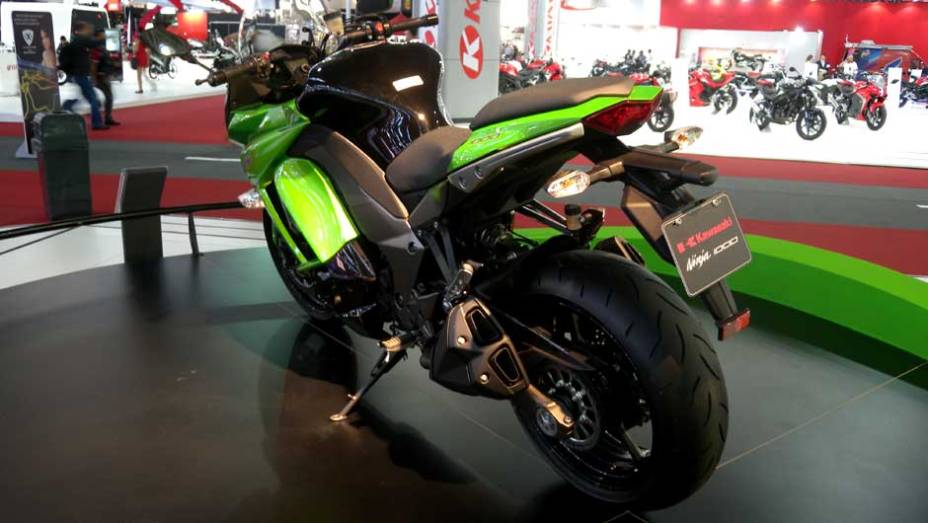 Moto chega ainda este ano | <a href="https://preprod.quatrorodas.abril.com.br/moto/noticias/kawasaki-tera-nova-integrante-familia-ninja-642159.shtml" rel="migration">Leia mais</a>