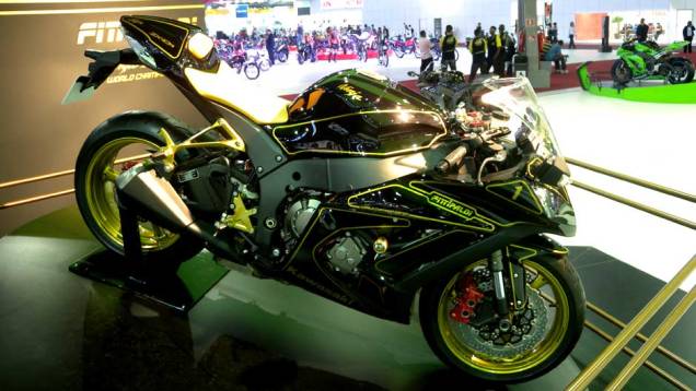 Edição especial terá apenas 50 unidades | <a href="https://preprod.quatrorodas.abril.com.br/moto/noticias/fittipaldi-ganha-moto-kawasaki-sua-homenagem-642231.shtml" rel="migration">Leia mais</a> Edição especial terá apenas 50 unidades | <a href="https://preprod.quatrorodas.abril.com.br/moto/noticias/fittipaldi-ganha-moto-kawasaki-sua-homenagem-642231.shtml" rel="migration">Leia mais</a>
