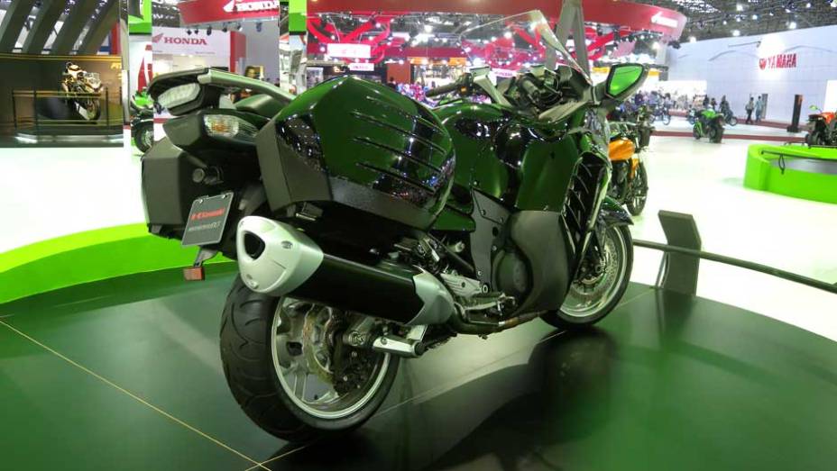 Modelo marca entrada em segmento inédito da marca | <a href="https://preprod.quatrorodas.abril.com.br/moto/noticias/kawasaki-concours-14-entra-segmento-inedito-marca-642160.shtml" rel="migration">Leia mais</a>