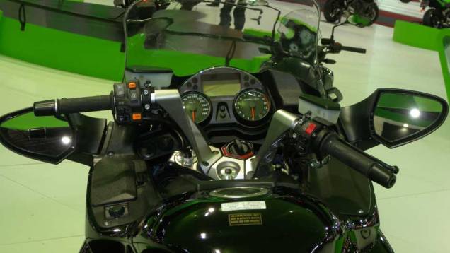 A touring chega ao Brasil recheada de tecnologia | <a href="https://preprod.quatrorodas.abril.com.br/moto/noticias/kawasaki-concours-14-entra-segmento-inedito-marca-642160.shtml" rel="migration">Leia mais</a> A touring chega ao Brasil recheada de tecnologia | <a href="https://preprod.quatrorodas.abril.com.br/moto/noticias/kawasaki-concours-14-entra-segmento-inedito-marca-642160.shtml" rel="migration">Leia mais</a>