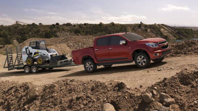 O transporte de cargas pesadas é uma das virtudes da Colorado. | <a href="https://preprod.quatrorodas.abril.com.br/noticias/gm-mostra-substituta-s10-304089_p.shtml" rel="migration">Leia mais</a> O transporte de cargas pesadas é uma das virtudes da Colorado. | <a href="https://preprod.quatrorodas.abril.com.br/noticias/gm-mostra-substituta-s10-304089_p.shtml" rel="migration">Leia mais</a>