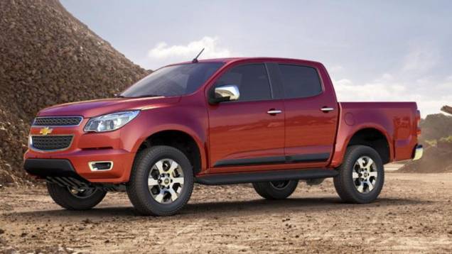 De lado, a picape lembra um pouco a Toyota Hilux | <a href="https://preprod.quatrorodas.abril.com.br/noticias/gm-mostra-substituta-s10-304089_p.shtml" rel="migration">Leia mais</a> De lado, a picape lembra um pouco a Toyota Hilux | <a href="https://preprod.quatrorodas.abril.com.br/noticias/gm-mostra-substituta-s10-304089_p.shtml" rel="migration">Leia mais</a>