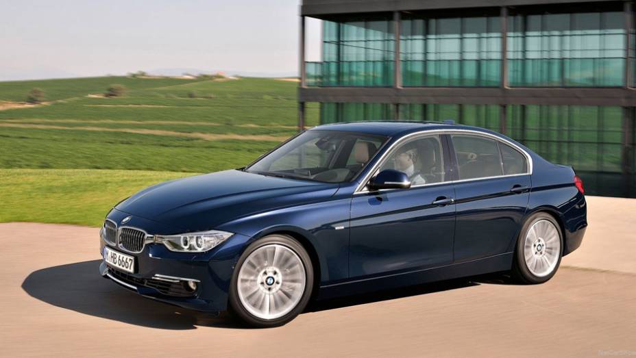 Serão oferecidos três pacotes de acabamento: Sport Line, Modern Line e Luxury Line | <a href="https://preprod.quatrorodas.abril.com.br/carros/lancamentos/bmw-serie-3-643331.shtml" rel="migration">Leia mais</a>