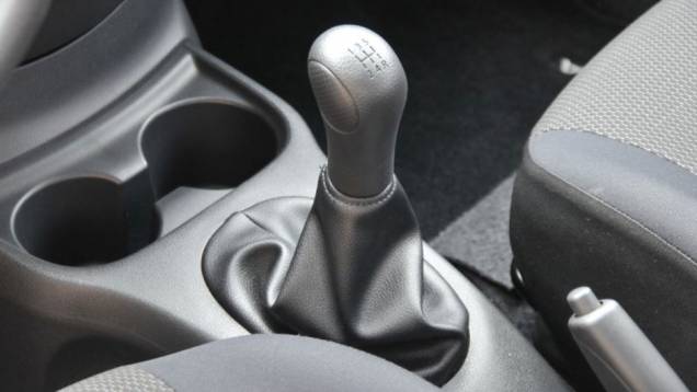 O Versa será vendido apenas com câmbio manual | <a href="https://preprod.quatrorodas.abril.com.br/carros/lancamentos/nissan-versa-644769.shtml" rel="migration">Leia mais</a> O Versa será vendido apenas com câmbio manual | <a href="https://preprod.quatrorodas.abril.com.br/carros/lancamentos/nissan-versa-644769.shtml" rel="migration">Leia mais</a>