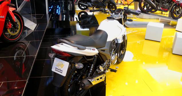 Moto é feita em parceria com a Haojue | <a href="https://preprod.quatrorodas.abril.com.br/moto/noticias/dafra-riva-150-mais-novidade-marca-642155.shtml" rel="migration">Leia mais</a> Moto é feita em parceria com a Haojue | <a href="https://preprod.quatrorodas.abril.com.br/moto/noticias/dafra-riva-150-mais-novidade-marca-642155.shtml" rel="migration">Leia mais</a>
