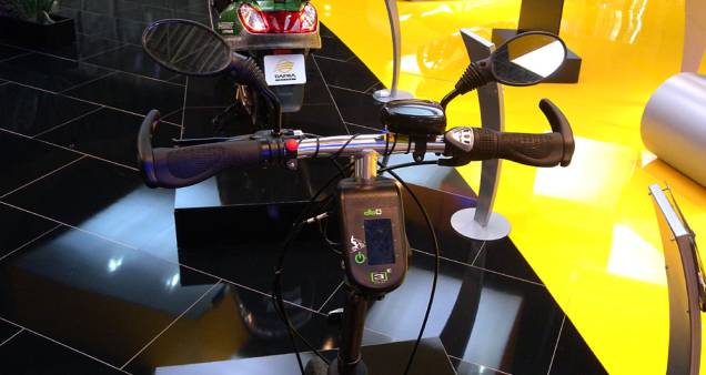 Painel de LCD mostra o nível da bateria | <a href="https://preprod.quatrorodas.abril.com.br/moto/noticias/dafra-apresenta-bicicleta-eletrica-db0-642362.shtml" rel="migration">Leia mais</a> Painel de LCD mostra o nível da bateria | <a href="https://preprod.quatrorodas.abril.com.br/moto/noticias/dafra-apresenta-bicicleta-eletrica-db0-642362.shtml" rel="migration">Leia mais</a>