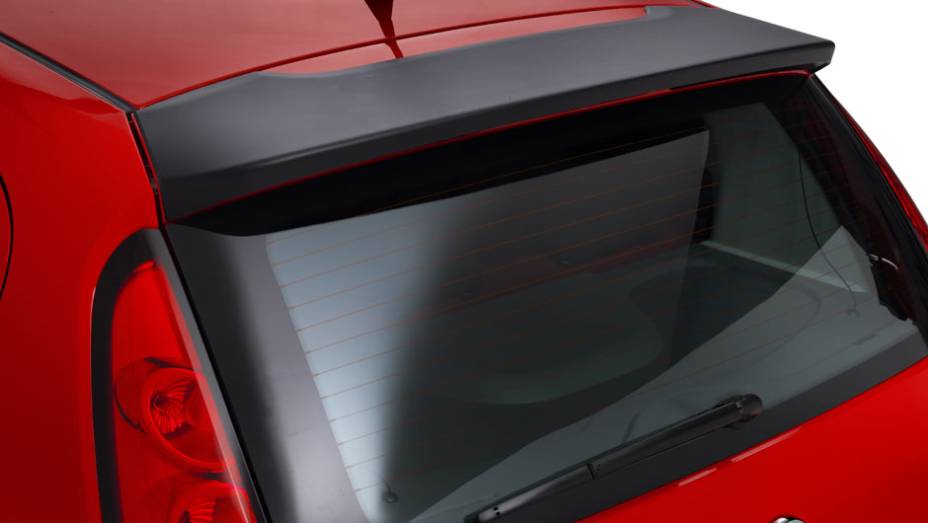 ...assim como o spoiler traseiro. <a href="https://preprod.quatrorodas.abril.com.br/carros/lancamentos/novo-fiat-palio-645462.shtml" rel="migration">Leia mais</a>