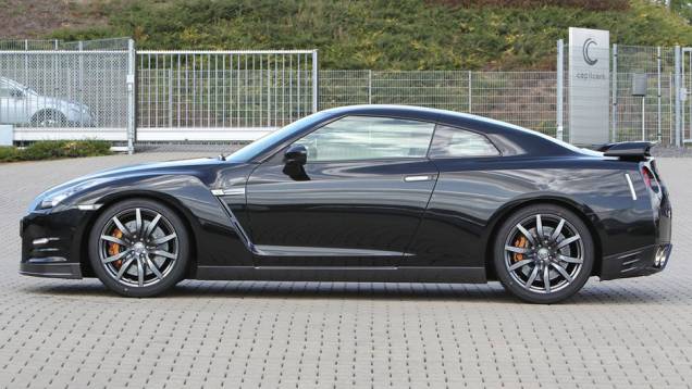 Ele chega aos showrooms da Europa em janeiro | <a href="https://preprod.quatrorodas.abril.com.br/noticias/nissan-faz-melhorias-gt-r-306767_p.shtml" rel="migration">Leia mais</a> Ele chega aos showrooms da Europa em janeiro | <a href="https://preprod.quatrorodas.abril.com.br/noticias/nissan-faz-melhorias-gt-r-306767_p.shtml" rel="migration">Leia mais</a>