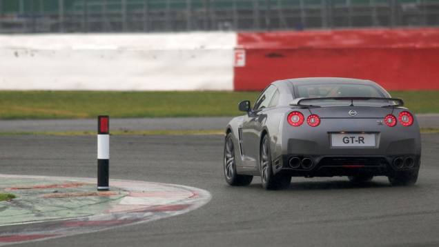 <a href="https://preprod.quatrorodas.abril.com.br/noticias/nissan-faz-melhorias-gt-r-306767_p.shtml" rel="migration">Leia mais</a> <a href="https://preprod.quatrorodas.abril.com.br/noticias/nissan-faz-melhorias-gt-r-306767_p.shtml" rel="migration">Leia mais</a>