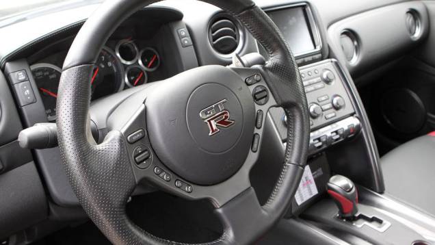 <a href="https://preprod.quatrorodas.abril.com.br/noticias/nissan-faz-melhorias-gt-r-306767_p.shtml" rel="migration">Leia mais</a> <a href="https://preprod.quatrorodas.abril.com.br/noticias/nissan-faz-melhorias-gt-r-306767_p.shtml" rel="migration">Leia mais</a>