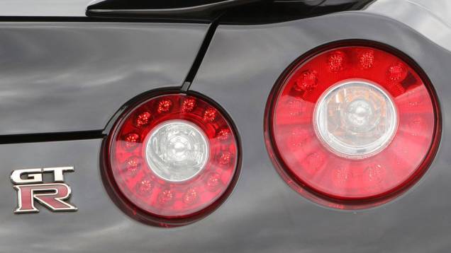 <a href="https://preprod.quatrorodas.abril.com.br/noticias/nissan-faz-melhorias-gt-r-306767_p.shtml" rel="migration">Leia mais</a> <a href="https://preprod.quatrorodas.abril.com.br/noticias/nissan-faz-melhorias-gt-r-306767_p.shtml" rel="migration">Leia mais</a>