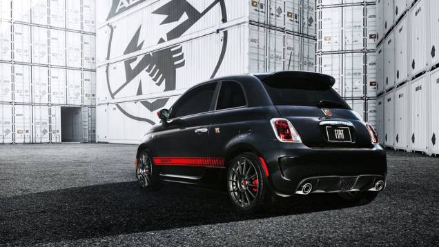 Opção turbo conta com melhorias e suspensão revisada | <a href="https://preprod.quatrorodas.abril.com.br/reportagens/salao/fiat-500-abarth-646523.shtml" rel="migration">Leia mais</a> Opção turbo conta com melhorias e suspensão revisada | <a href="https://preprod.quatrorodas.abril.com.br/reportagens/salao/fiat-500-abarth-646523.shtml" rel="migration">Leia mais</a>