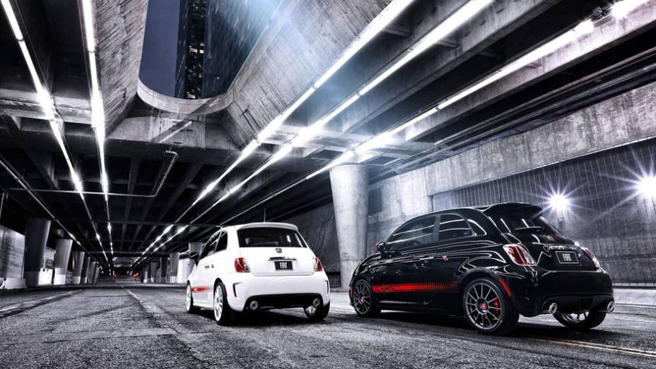 Suspens&atilde;o revisada equipa o Abarth | <a href="https://preprod.quatrorodas.abril.com.br/reportagens/salao/fiat-500-abarth-646523.shtml" rel="migration">Leia mais</a>