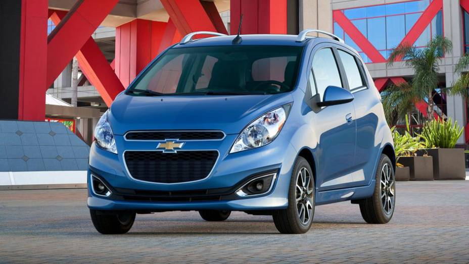 Carrinho fez sua estreia mundial em Los Angeles | <a href="https://preprod.quatrorodas.abril.com.br/reportagens/salao/chevrolet-spark-646704.shtml" rel="migration">Leia mais</a>