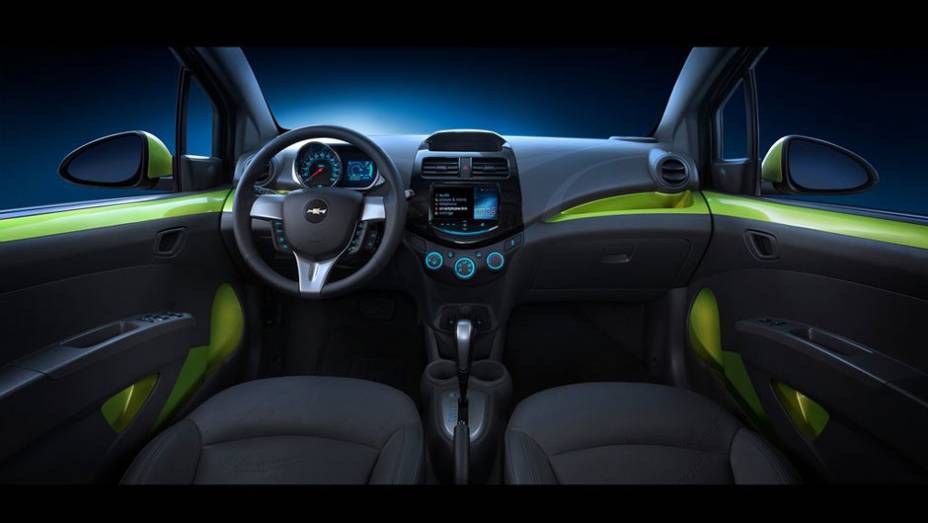 Espaço interno do compacto é generoso | <a href="https://preprod.quatrorodas.abril.com.br/reportagens/salao/chevrolet-spark-646704.shtml" rel="migration">Leia mais</a>