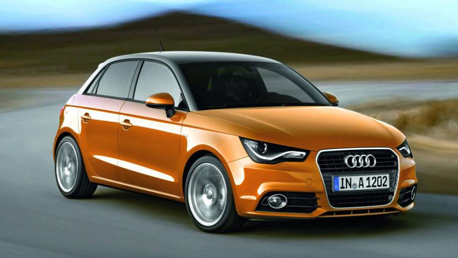O A1 Sportback come&ccedil;a a ser vendido na Europa no come&ccedil;o de 2012 | <a href="https://preprod.quatrorodas.abril.com.br/carros/lancamentos/audi-a1-sportback-646768.shtml" rel="migration">Leia mais</a>