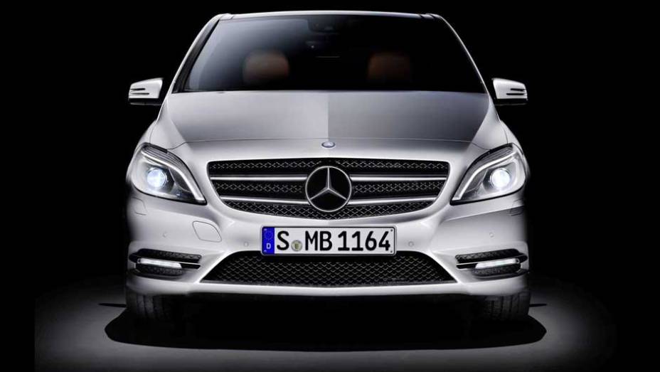 O novo Classe B deixou a caretice da gera&ccedil;&atilde;o anterior no passado. <a href="https://preprod.quatrorodas.abril.com.br/carros/lancamentos/mercedes-benz-classe-b-637678.shtml" rel="migration">Leia mais</a>