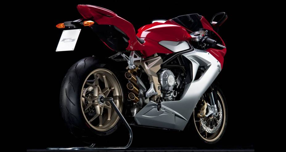 Com um motor de três cilindros, a F3 promete mudar o conceito de supersport | <a href="https://preprod.quatrorodas.abril.com.br/moto/noticias/mv-agusta-comeca-produzir-f3-676377.shtml" rel="migration">Leia mais</a>