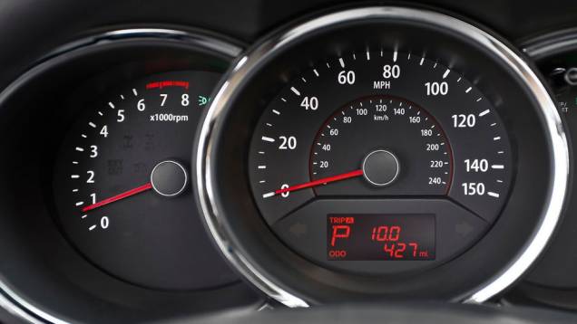 Uma das opções de motorização é 2.4 MPI quatro cilindros, que gera 175 cavalos | <a href="https://preprod.quatrorodas.abril.com.br/noticias/kia-revela-primeira-imagem-novo-sorento-318050_p.shtml" rel="migration">Leia mais</a> Uma das opções de motorização é 2.4 MPI quatro cilindros, que gera 175 cavalos | <a href="https://preprod.quatrorodas.abril.com.br/noticias/kia-revela-primeira-imagem-novo-sorento-318050_p.shtml" rel="migration">Leia mais</a>