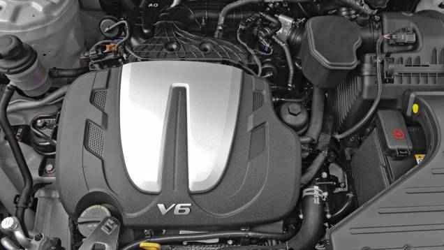 Motor 2.4 GDI quatro cilindros, com 191 cv e 3.5 V6, que desenvolve 276 cv, são opcões | <a href="https://preprod.quatrorodas.abril.com.br/noticias/kia-revela-primeira-imagem-novo-sorento-318050_p.shtml" rel="migration">Leia mais</a> Motor 2.4 GDI quatro cilindros, com 191 cv e 3.5 V6, que desenvolve 276 cv, são opcões | <a href="https://preprod.quatrorodas.abril.com.br/noticias/kia-revela-primeira-imagem-novo-sorento-318050_p.shtml" rel="migration">Leia mais</a>
