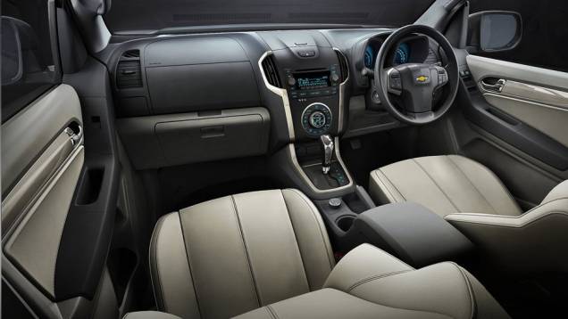 Serão duas versões de acabamento, batizadas com as já conhecidas nomenclaturas LT e LTZ | <a href="https://preprod.quatrorodas.abril.com.br/salao-do-automovel/2012/carros/s10-grand-blazer-704027.shtml" rel="migration">Leia mais</a> Serão duas versões de acabamento, batizadas com as já conhecidas nomenclaturas LT e LTZ | <a href="https://preprod.quatrorodas.abril.com.br/salao-do-automovel/2012/carros/s10-grand-blazer-704027.shtml" rel="migration">Leia mais</a>