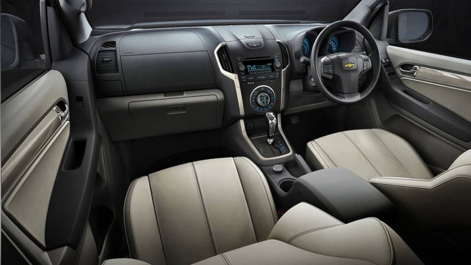 Ser&atilde;o duas vers&otilde;es de acabamento, batizadas com as j&aacute; conhecidas nomenclaturas LT e LTZ | <a href="https://preprod.quatrorodas.abril.com.br/salao-do-automovel/2012/carros/s10-grand-blazer-704027.shtml" rel="migration">Leia mais</a>