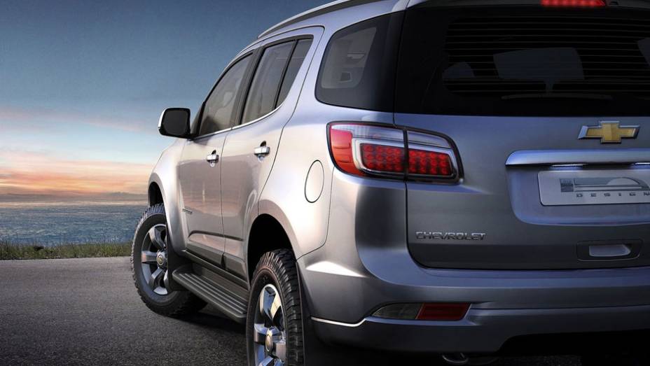 SUV vai usar os novos motores da fam&iacute;lia Duramax, movidos a diesel, e que j&aacute; equipam a Colorado | <a href="https://preprod.quatrorodas.abril.com.br/salao-do-automovel/2012/carros/s10-grand-blazer-704027.shtml" rel="migration">Leia mais</a>