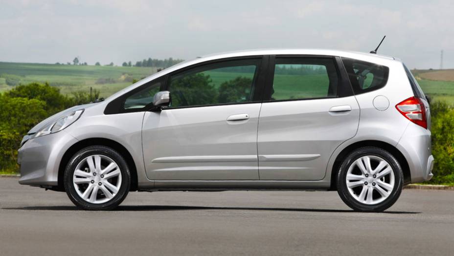 Paralamas foram redesenhados | <a href="https://preprod.quatrorodas.abril.com.br/carros/lancamentos/honda-fit-2013-680204.shtml" rel="migration">Leia mais</a>