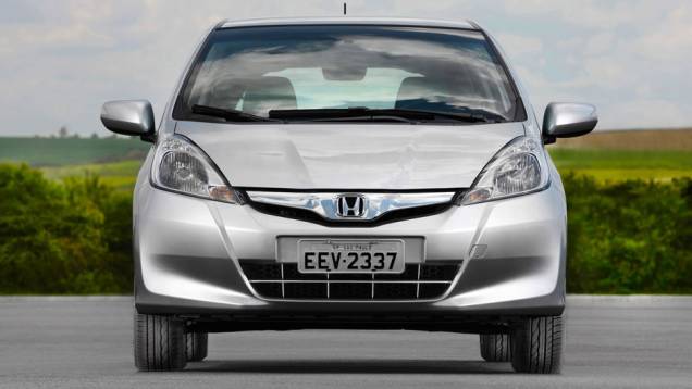 A grade é nova e as linhas da dianteira deixaram o Fit parecido com o novo Civic | <a href="https://preprod.quatrorodas.abril.com.br/carros/lancamentos/honda-fit-2013-680204.shtml" rel="migration">Leia mais</a> A grade é nova e as linhas da dianteira deixaram o Fit parecido com o novo Civic | <a href="https://preprod.quatrorodas.abril.com.br/carros/lancamentos/honda-fit-2013-680204.shtml" rel="migration">Leia mais</a>