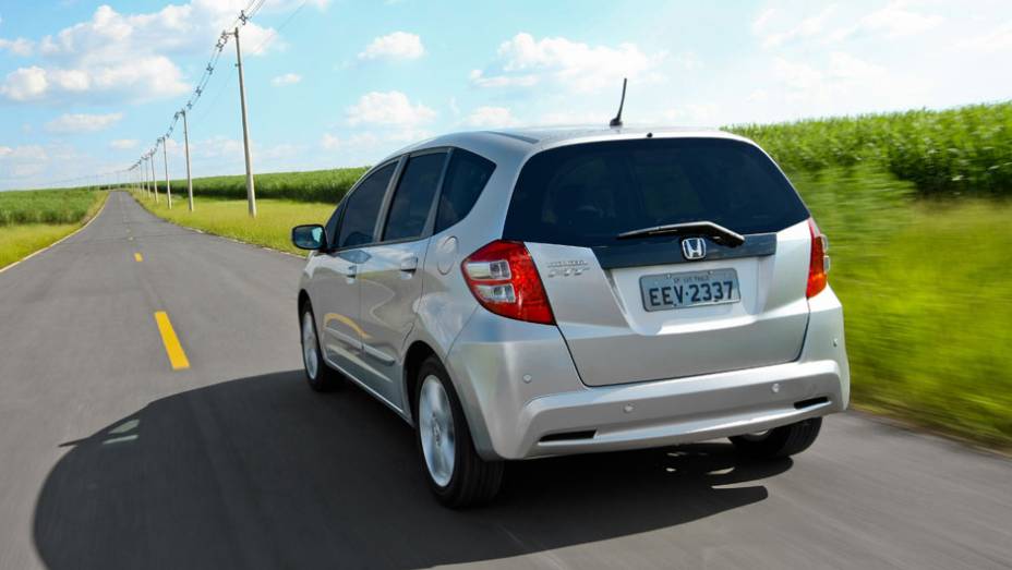 A capacidade do tanque aumentou de 42 para 47 litros | <a href="https://preprod.quatrorodas.abril.com.br/carros/lancamentos/honda-fit-2013-680204.shtml" rel="migration">Leia mais</a>