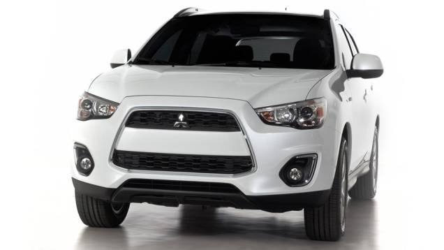 SUV, conhecido como ASX no Brasil, foi submetido a um facelift | <a href="https://preprod.quatrorodas.abril.com.br/saloes/nova-york/2012/mitsubishi-outlander-sport-681212.shtml" rel="migration">Leia mais</a> SUV, conhecido como ASX no Brasil, foi submetido a um facelift | <a href="https://preprod.quatrorodas.abril.com.br/saloes/nova-york/2012/mitsubishi-outlander-sport-681212.shtml" rel="migration">Leia mais</a>