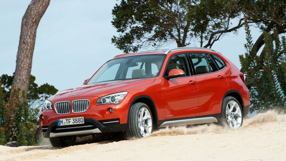 | <a href="https://preprod.quatrorodas.abril.com.br/saloes/nova-york/2012/bmw-x1-681222.shtml" rel="migration">Leia mais</a>