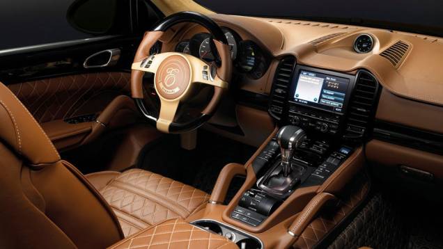 Motor é 4.8 biturbo, gerando potência de 591 cavalos | <a href="https://preprod.quatrorodas.abril.com.br/saloes/pequim/2012/eterniti-artemis-682782.shtml" rel="migration">Leia mais</a> Motor é 4.8 biturbo, gerando potência de 591 cavalos | <a href="https://preprod.quatrorodas.abril.com.br/saloes/pequim/2012/eterniti-artemis-682782.shtml" rel="migration">Leia mais</a>