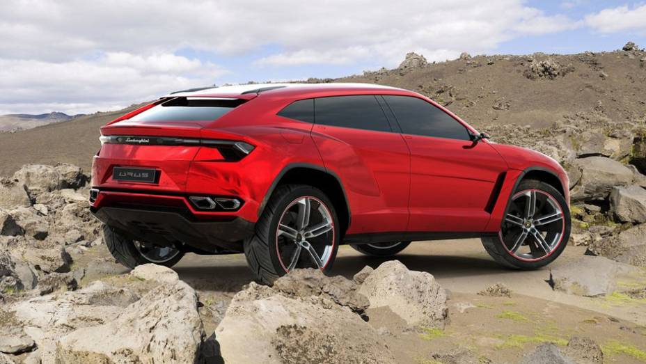 Motor gera potência de até 600 cavalos | <a href="https://preprod.quatrorodas.abril.com.br/saloes/pequim/2012/lamborghini-urus-682649.shtml" rel="migration">Leia mais</a>