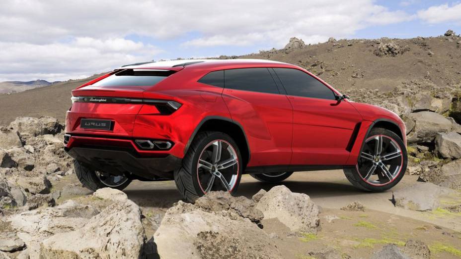 Motor gera pot&ecirc;ncia de at&eacute; 600 cavalos | <a href="https://preprod.quatrorodas.abril.com.br/saloes/pequim/2012/lamborghini-urus-682649.shtml" rel="migration">Leia mais</a>