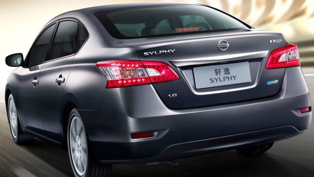 Lanternas lembram as do Nissan Altima | <a href="https://preprod.quatrorodas.abril.com.br/saloes/pequim/2012/nissan-sylphy-682762.shtml" rel="migration">Leia mais</a> Lanternas lembram as do Nissan Altima | <a href="https://preprod.quatrorodas.abril.com.br/saloes/pequim/2012/nissan-sylphy-682762.shtml" rel="migration">Leia mais</a>