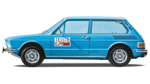 Brasilia - Desenvolvida no Brasil, ela foi o maior sucesso da VW, depois do Fusca. Do início, em 1974, até sair de linha, em 1981, vendeu 950 000 carros. Tinha plataforma derivada do Karmann Ghia e motor 1600 a ar. Brasilia - Desenvolvida no Brasil, ela foi o maior sucesso da VW, depois do Fusca. Do início, em 1974, até sair de linha, em 1981, vendeu 950 000 carros. Tinha plataforma derivada do Karmann Ghia e motor 1600 a ar.