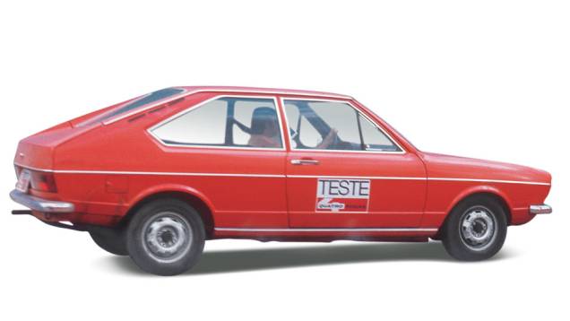 Passat - Era a negação dos valores VW. Moderno, tinha motor quatro cilindros em linha e refrigerado a água na frente, tração dianteira e suspensão McPherson. Existiu de 1974 a 1989 e foi vendido no Oriente Médio, onde roda até hoje. Passat - Era a negação dos valores VW. Moderno, tinha motor quatro cilindros em linha e refrigerado a água na frente, tração dianteira e suspensão McPherson. Existiu de 1974 a 1989 e foi vendido no Oriente Médio, onde roda até hoje.