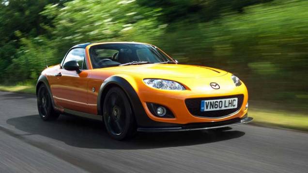 Além do motor, a suspensão também foi modificada e pode ser ajustada de acordo com as condições da pista | <a href="https://preprod.quatrorodas.abril.com.br/noticias/mazda-mostra-mx-5-especial-goodwood-324164_p.shtml" target="_blank" rel="migration">Leia mais</a> Além do motor, a suspensão também foi modificada e pode ser ajustada de acordo com as condições da pista | <a href="https://preprod.quatrorodas.abril.com.br/noticias/mazda-mostra-mx-5-especial-goodwood-324164_p.shtml" target="_blank" rel="migration">Leia mais</a>