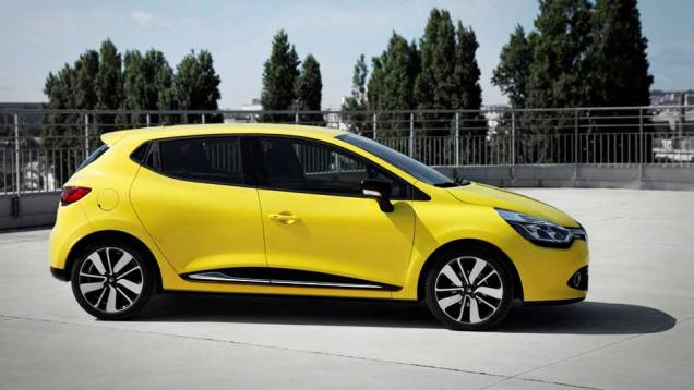 Além disso, há sistema de navegação com tela touch-screen, faróis de neblina e sensor de estacionamento traseiro | <a href="%20https://preprod.quatrorodas.abril.com.br/saloes/paris/2012/renault-clio-702424.shtml" rel="migration">Leia mais</a> Além disso, há sistema de navegação com tela touch-screen, faróis de neblina e sensor de estacionamento traseiro | <a href="%20https://preprod.quatrorodas.abril.com.br/saloes/paris/2012/renault-clio-702424.shtml" rel="migration">Leia mais</a>