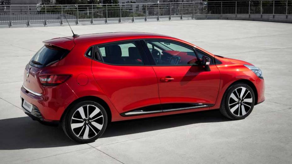 O preço da versão de topo é de 19.900 euros. | <a href="https://preprod.quatrorodas.abril.com.br/saloes/paris/2012/renault-clio-702424.shtml" rel="migration">Leia mais</a>