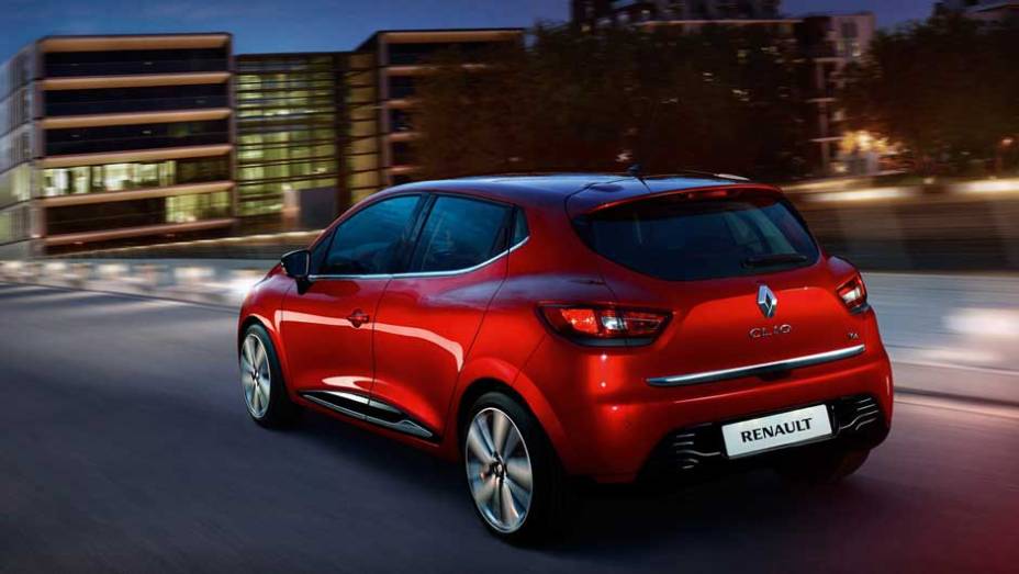 Dentre essas, a dCi 90 otimizada &eacute; a que tem menor taxa de emiss&atilde;o de CO2: 83g/km | <a href="%20https://preprod.quatrorodas.abril.com.br/saloes/paris/2012/renault-clio-702424.shtml" rel="migration">Leia mais</a>